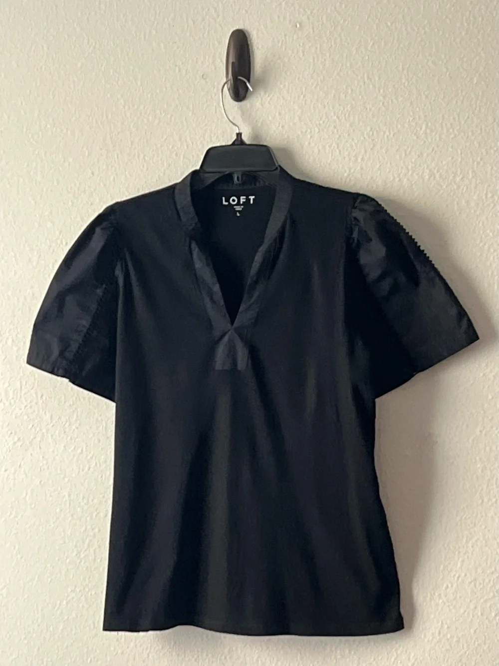 LOFT sleek black